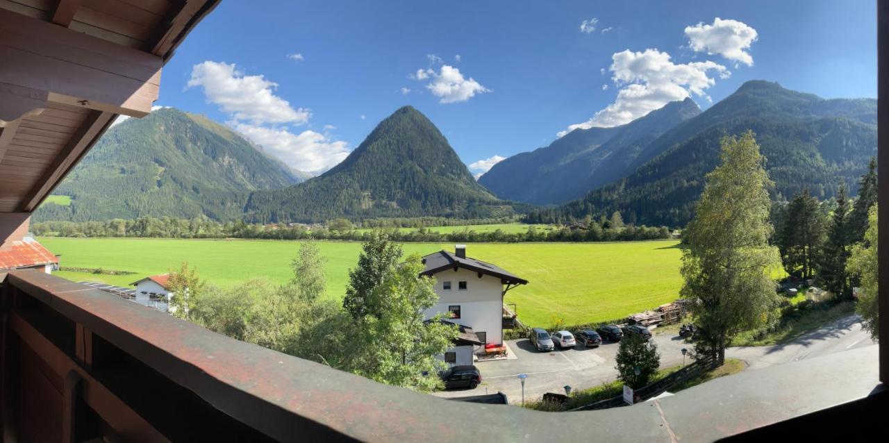 Hotel Wildrose Neukirchen am Grossvenediger Exterior foto